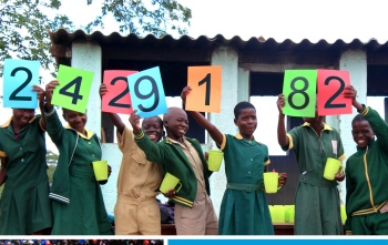Nous nourrissons 2 439 842 enfants dans le monde chaque jour d'école.